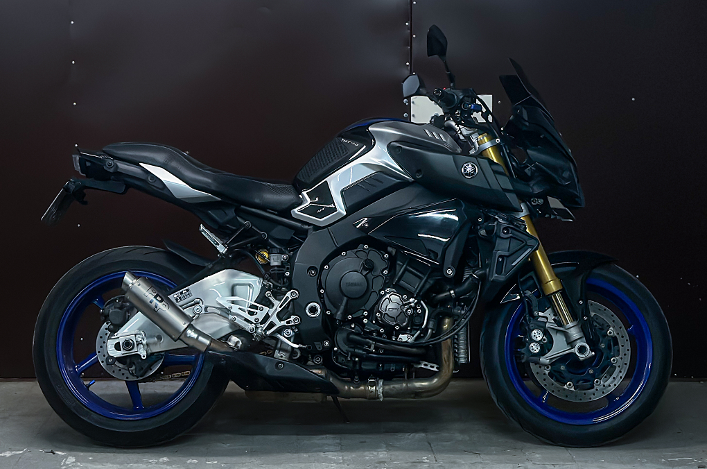 Zdjęcie tytanowego tłumika motocyklowego